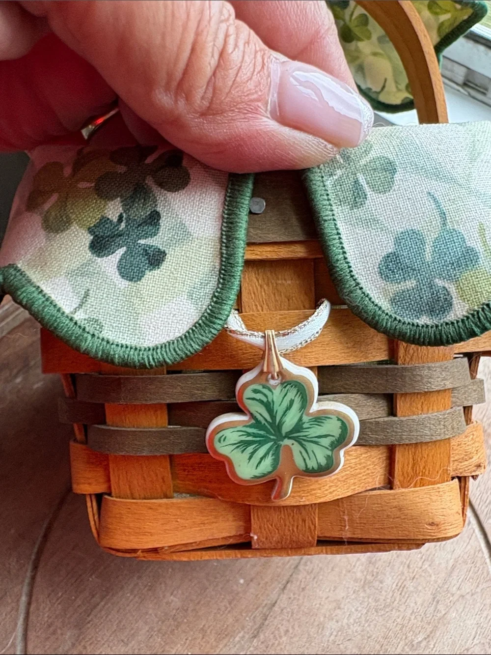 Longaberger Fabric-Lined Shamrock Basket 1999